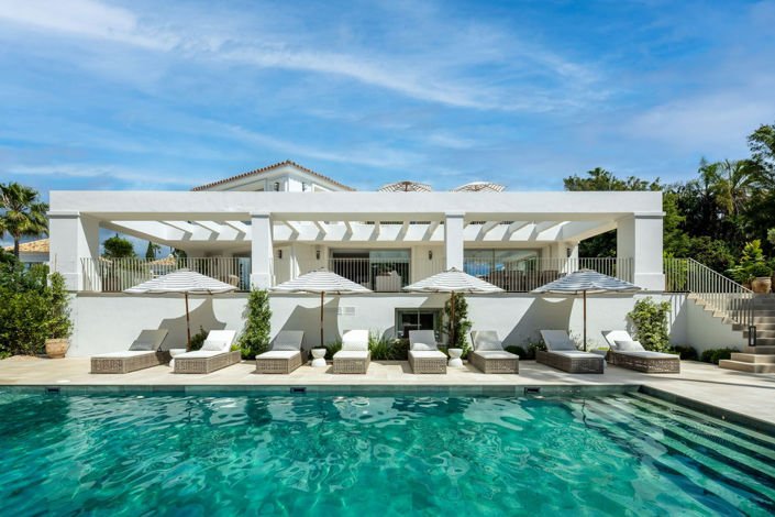 Image No.1-6 Bed Villa for sale