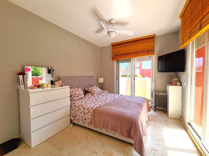 Image No.5-3 Bed Townhouse for sale