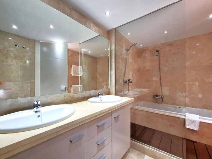 Image No.9-3 Bed Apartment for sale