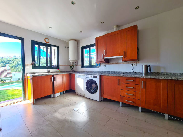 Image No.4-3 Bed Townhouse for sale