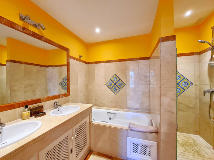 Image No.8-3 Bed Apartment for sale