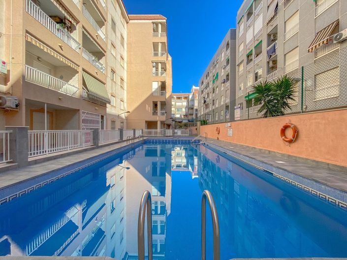 Image No.2-Appartement de 2 chambres à vendre à Torrevieja