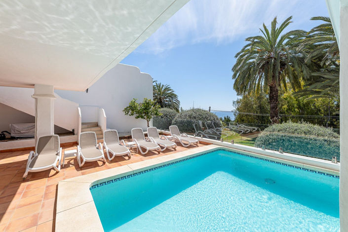 Image No.1-4 Bed House for sale