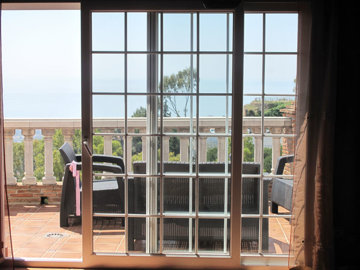 10-bb915d1cb19341576dcdc994b81ab9c5