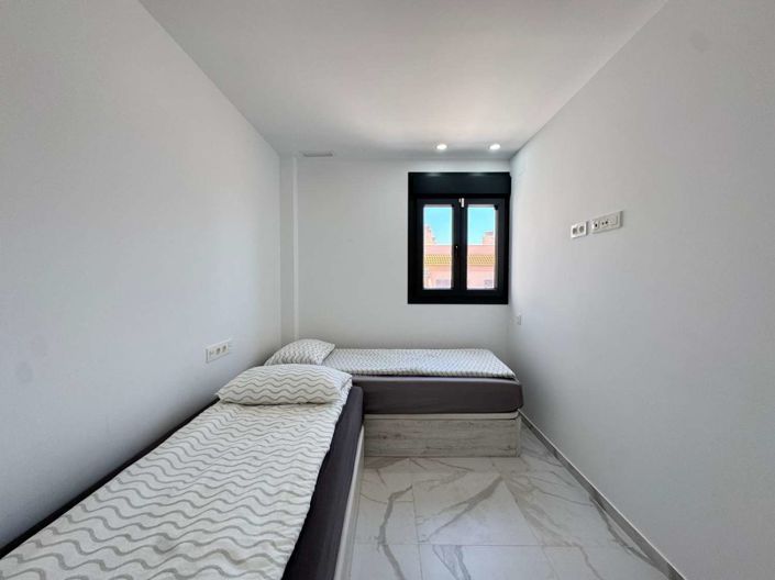 Image No.40-2 Bed Apartment for sale