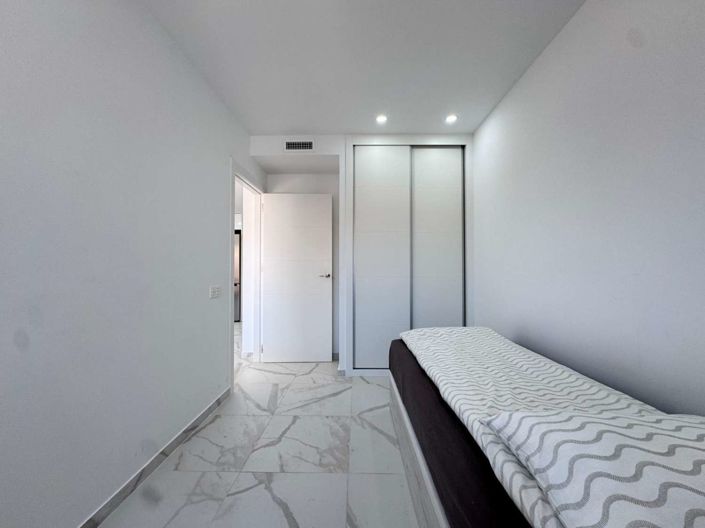 Image No.43-2 Bed Apartment for sale