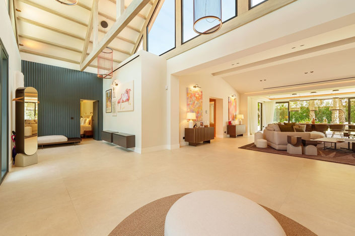 Image No.2-5 Bed Property for sale