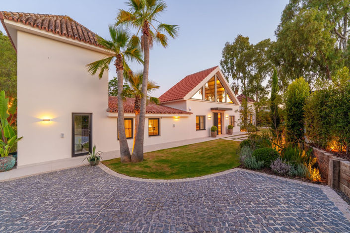 Image No.25-5 Bed Property for sale