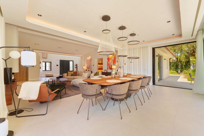 Image No.26-5 Bed Property for sale
