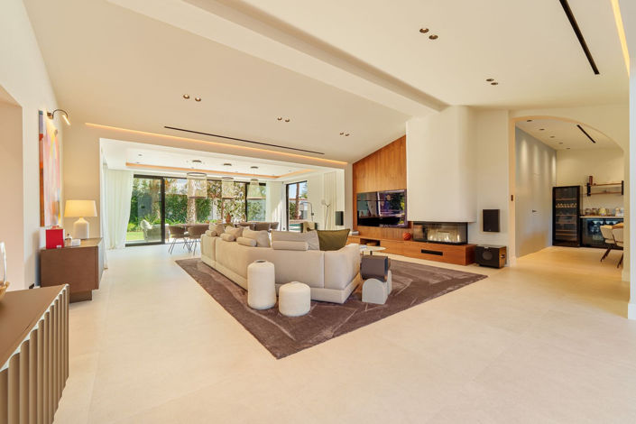 Image No.29-5 Bed Property for sale