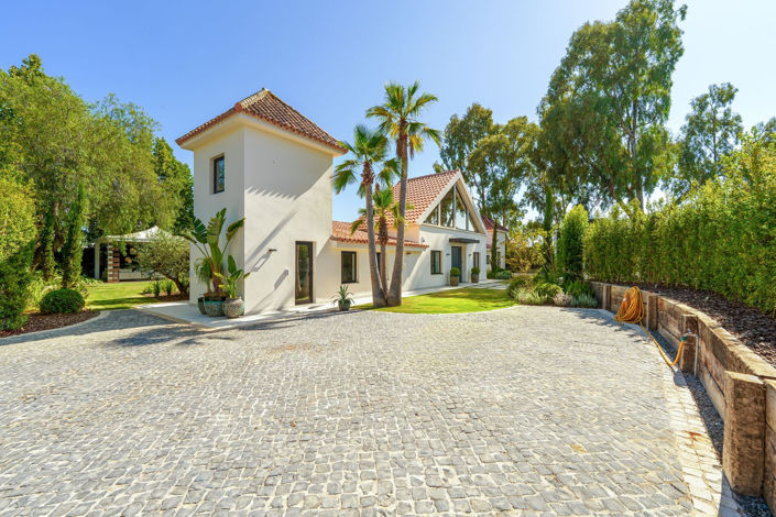 Image No.3-5 Bed Property for sale