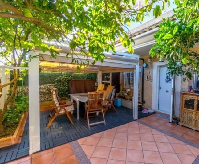 Image No.1-3 Bed House for sale
