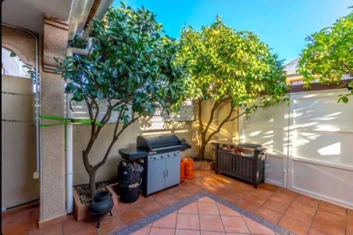 Image No.2-3 Bed House for sale