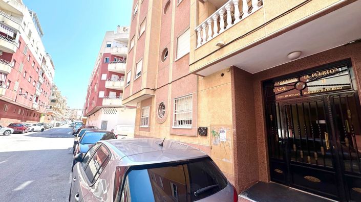 Image No.15-2 Bed House for sale