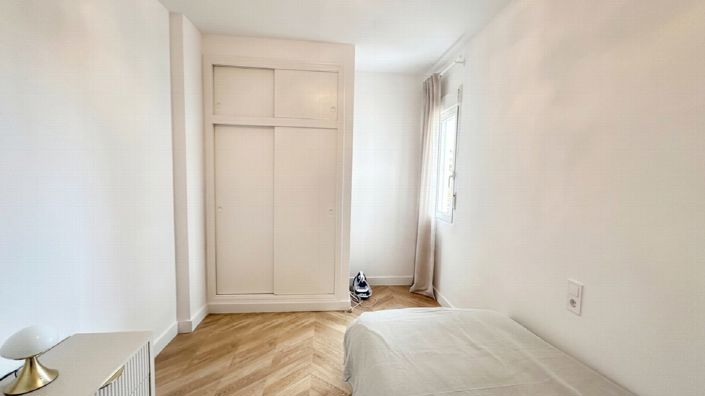 Image No.33-2 Bed Property for sale