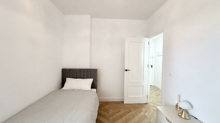 Image No.34-2 Bed Property for sale