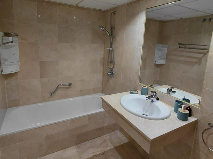 Image No.4-1 Bed Property for sale