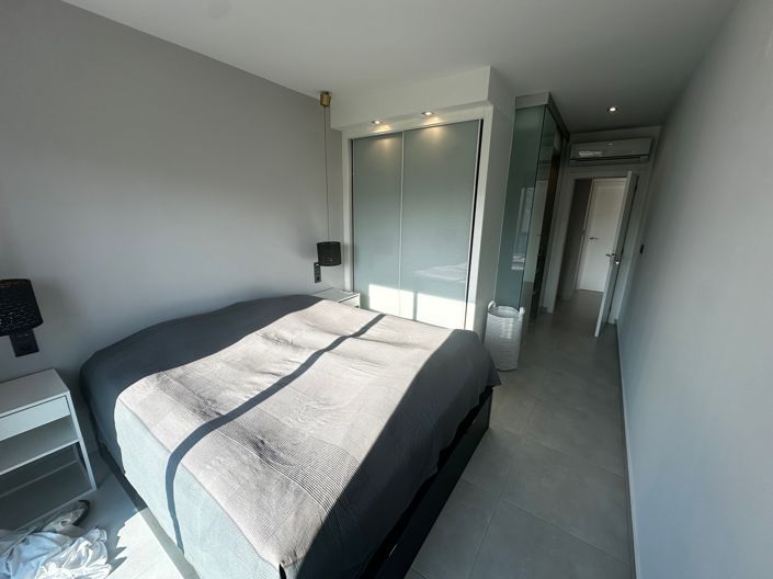 Image No.10-3 Bed Property for sale