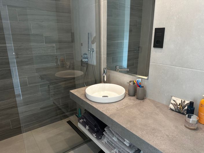 Image No.3-3 Bed Property for sale