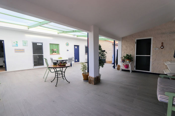 Image No.12-6 Bed House for sale