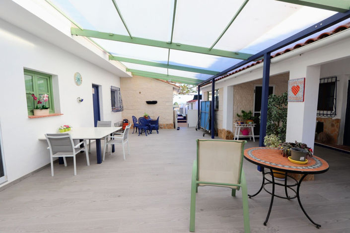 Image No.14-6 Bed House for sale