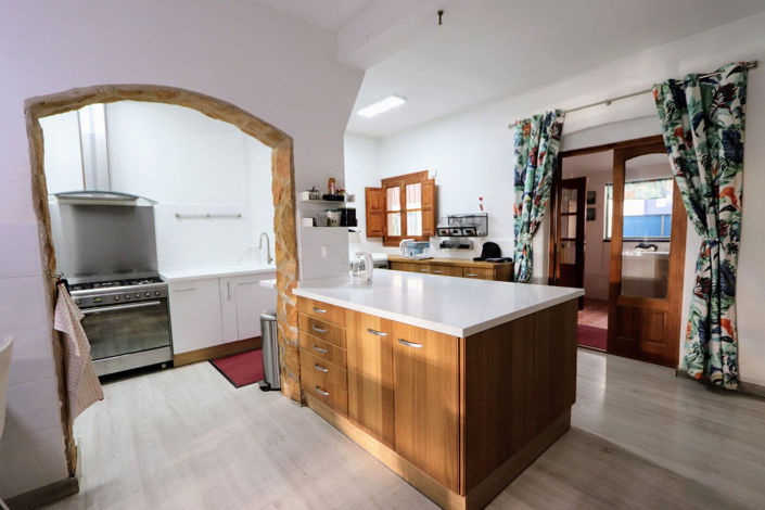 Image No.20-6 Bed House for sale