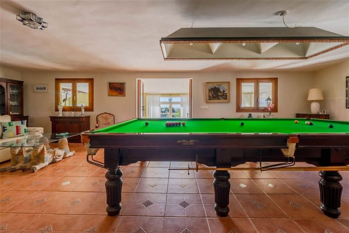 Image No.33-6 Bed House for sale