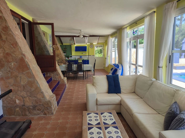 Image No.43-6 Bed House for sale