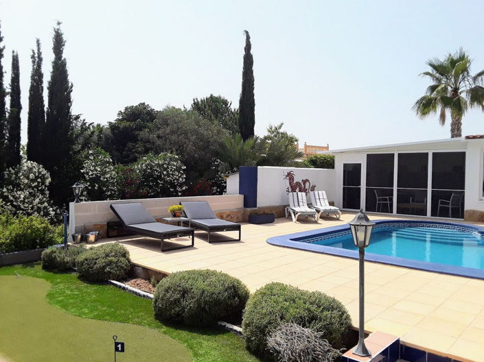 Image No.8-6 Bed House for sale