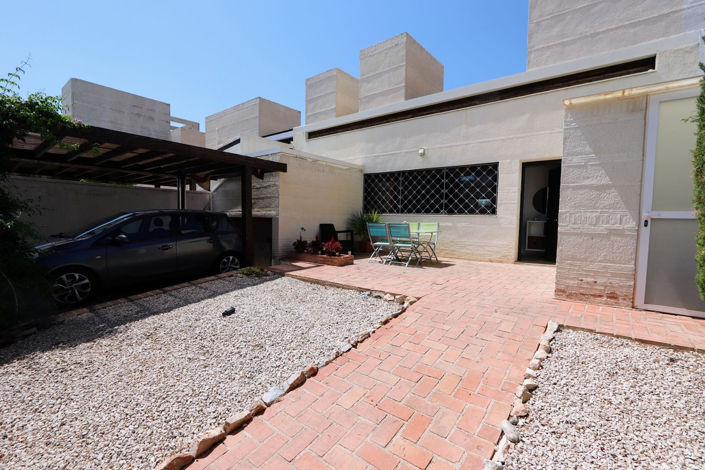 Image No.25-2 Bed House for sale