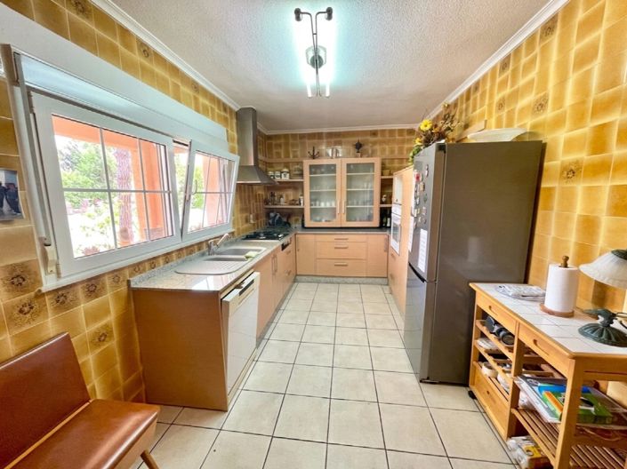 Image No.11-4 Bed Property for sale