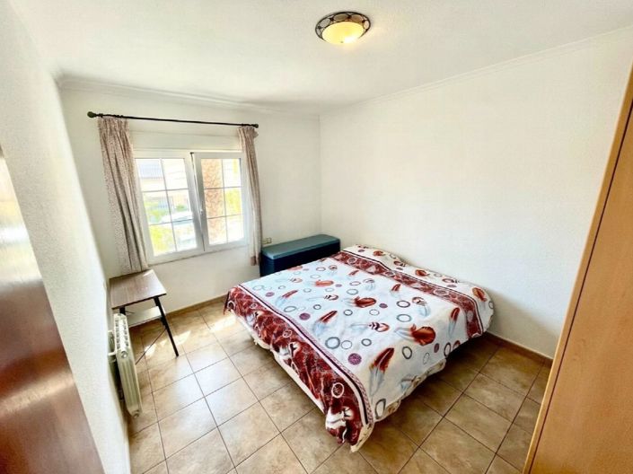Image No.16-4 Bed Property for sale