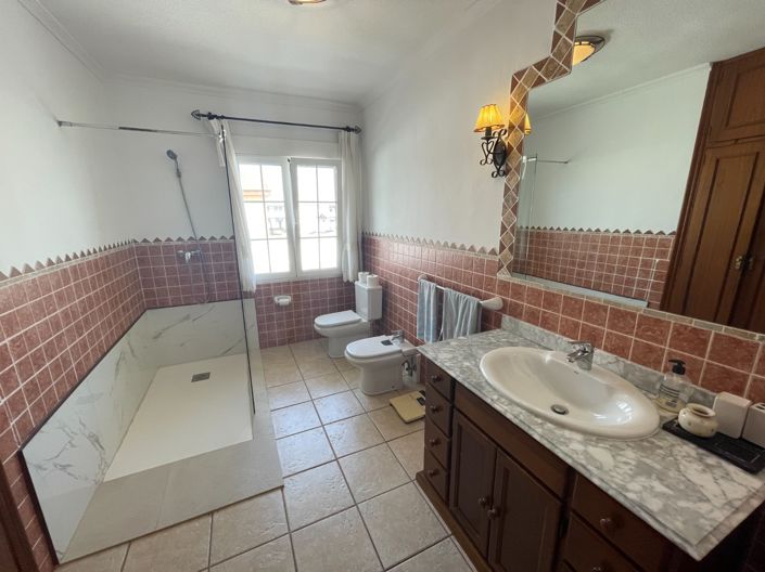 Image No.19-6 Bed Villa for sale