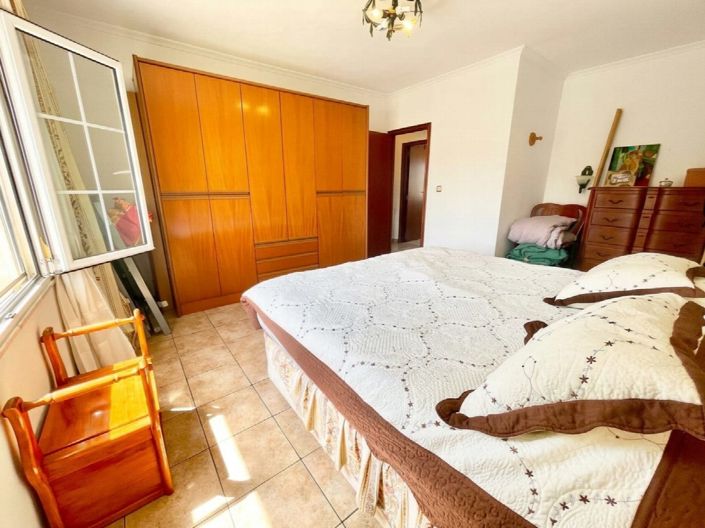 Image No.21-4 Bed Property for sale