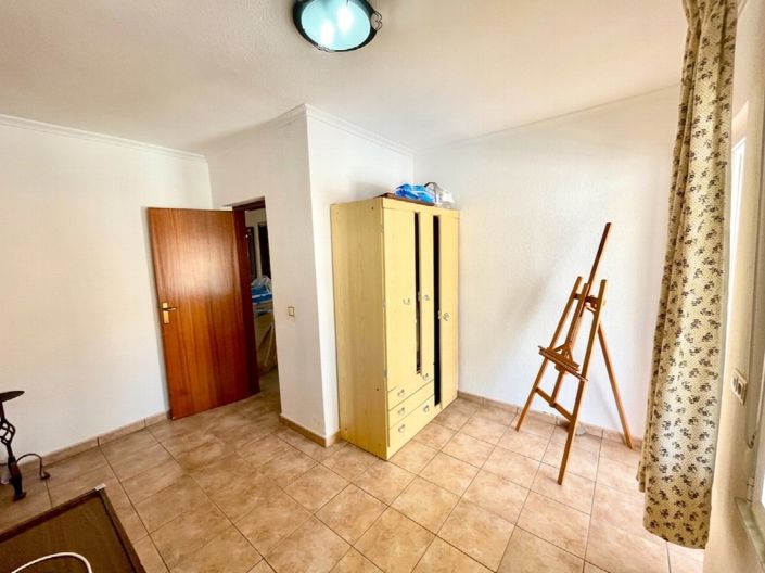 Image No.24-4 Bed Property for sale