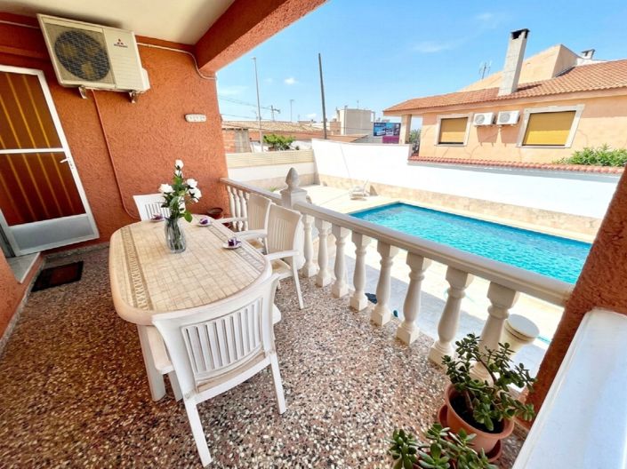 Image No.27-4 Bed Property for sale