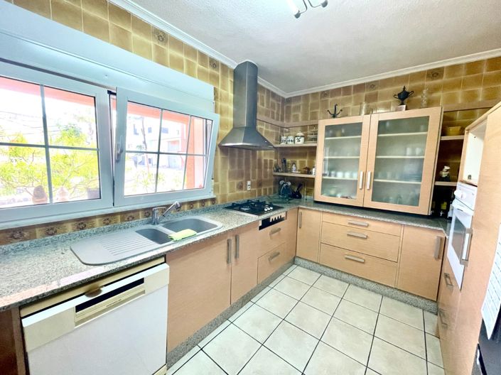 Image No.3-4 Bed Property for sale