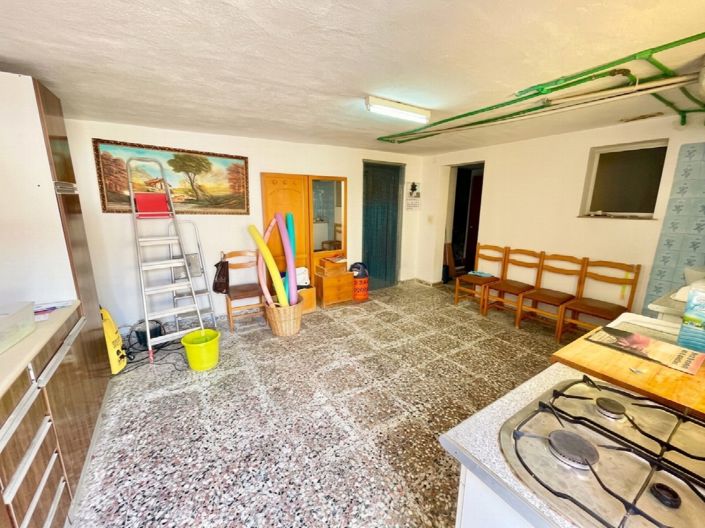 Image No.35-4 Bed Property for sale