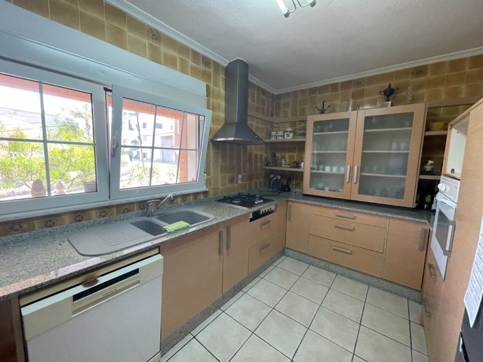 Image No.4-6 Bed Villa for sale