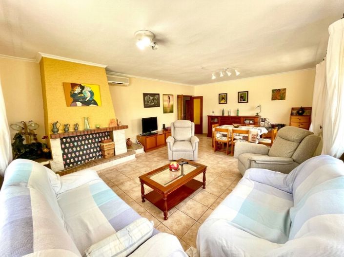 Image No.9-4 Bed Property for sale