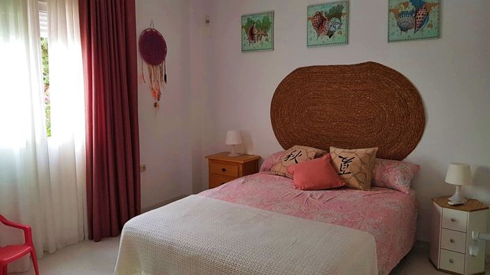 Image No.20-3 Bed Townhouse for sale