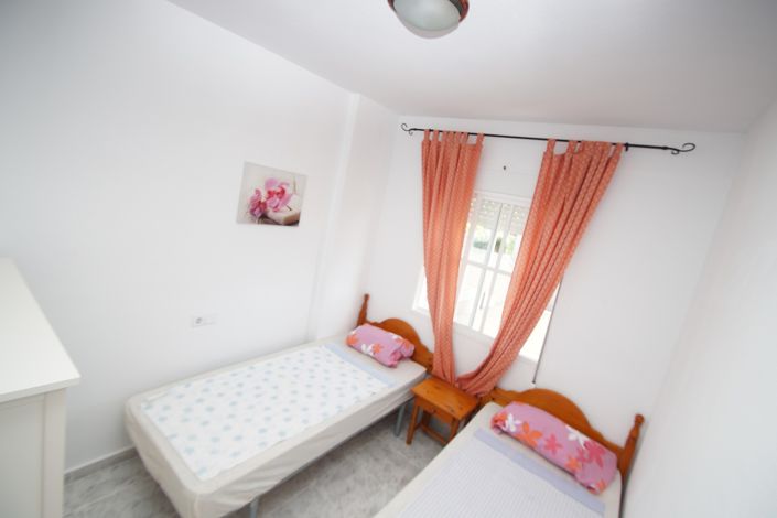 Image No.12-2 Bed Bungalow for sale