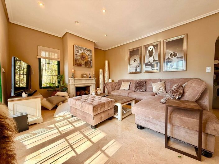 Image No.12-3 Bed Villa for sale