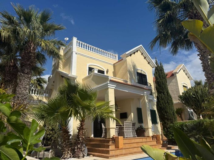 Image No.2-3 Bed Villa for sale