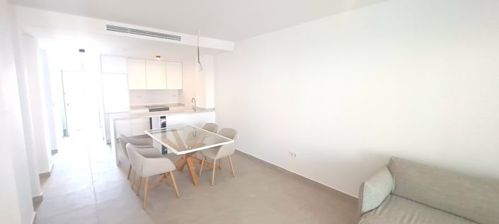 Image No.12-2 Bed House for sale