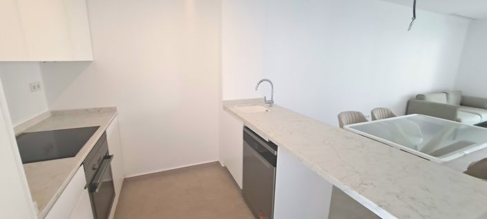 Image No.15-2 Bed House for sale