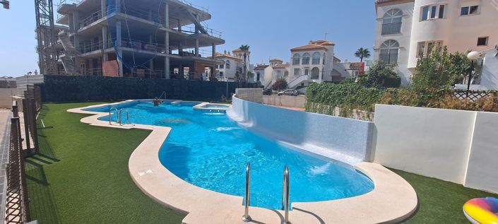 Image No.5-2 Bed House for sale