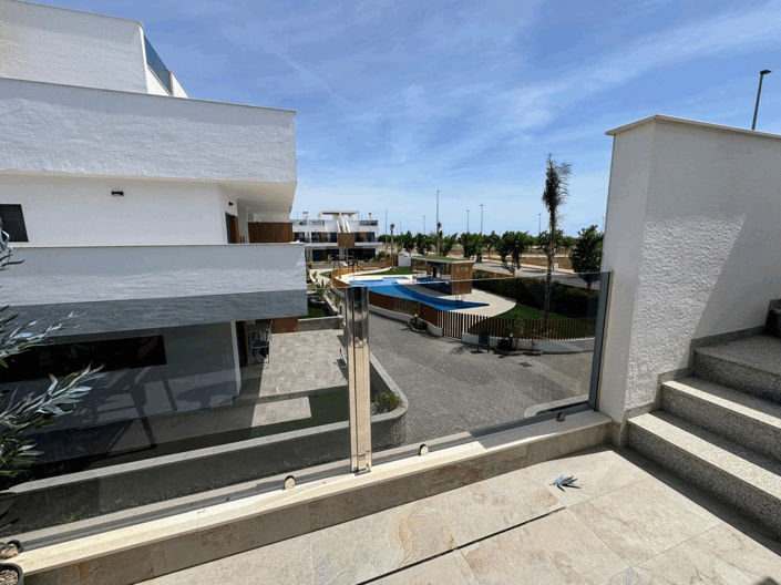 Image No.18-2 Bed Apartment for sale