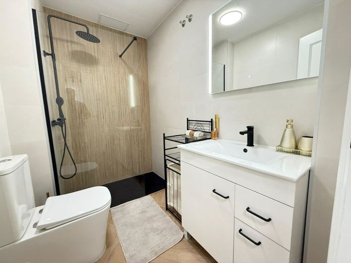 Image No.20-2 Bed Apartment for sale