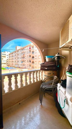 Image No.2-Appartement de 2 chambres à vendre à Torrevieja